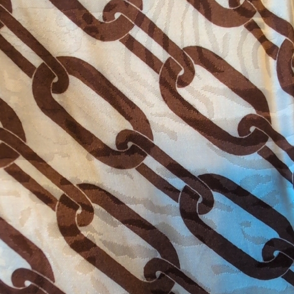 Chain Pattern Blouse in Cream and Brown - Picture 7 of 7